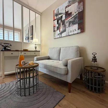 L'ecrin D'eiffel Grand Très Bien équipée 2ème étage Avec Ascenseur Parking Privatif 5 Mn En Voiture Du Centre De 15 Mn De La D'arromanches Appartement