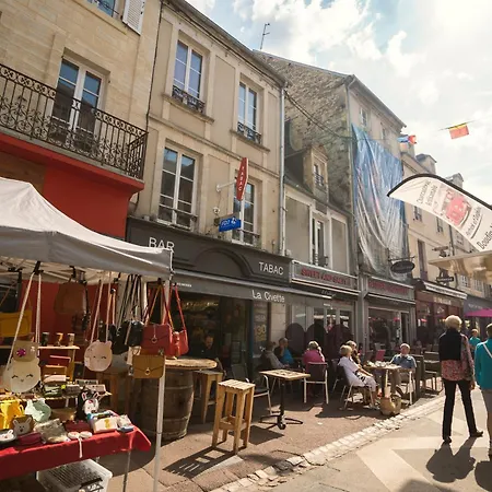 L'ecrin D'eiffel Grand Très Bien équipée 2ème étage Avec Ascenseur Parking Privatif 5 Mn En Voiture Du Centre De 15 Mn De La D'arromanches Appartement Bayeux