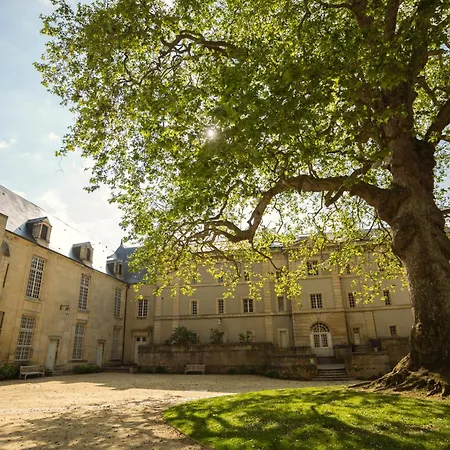 L'ecrin D'eiffel Grand Très Bien équipée 2ème étage Avec Ascenseur Parking Privatif 5 Mn En Voiture Du Centre De 15 Mn De La D'arromanches Appartement